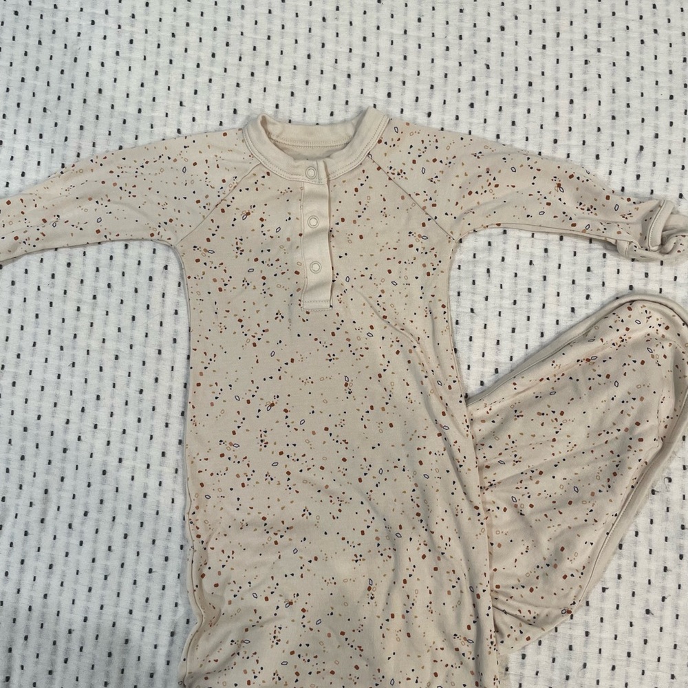 Goumi baby gown 3-6